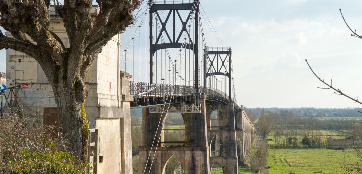 Tonnay-Charente : le pont suspendu rouvre, le point sur les travaux