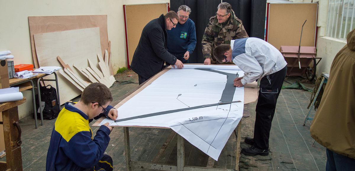 Tonnay-Charente : ils reconstruisent un bateau ancien