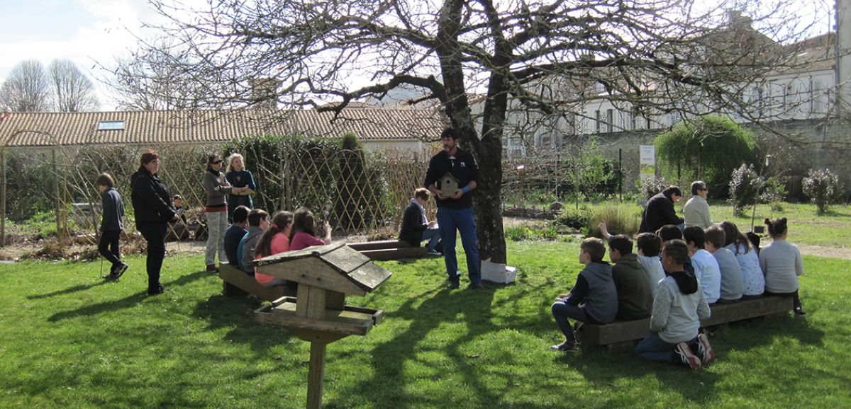 Rochefort : le jardinage, un moment riche pour les enfants