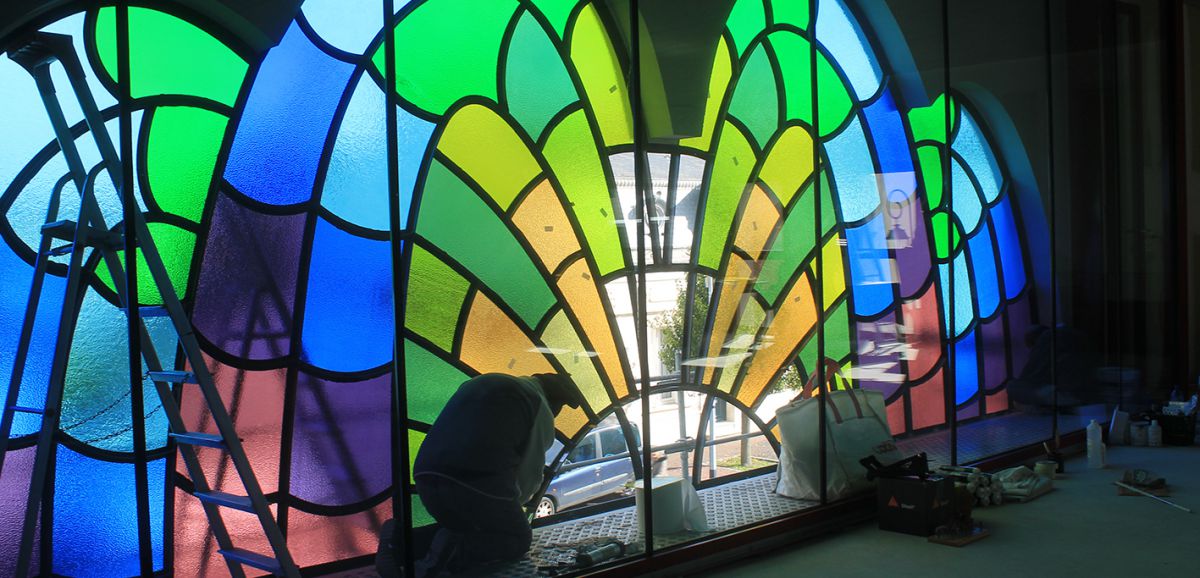 St-Jean-d'Y : le vitrail de l’Eden est passé à la couleur