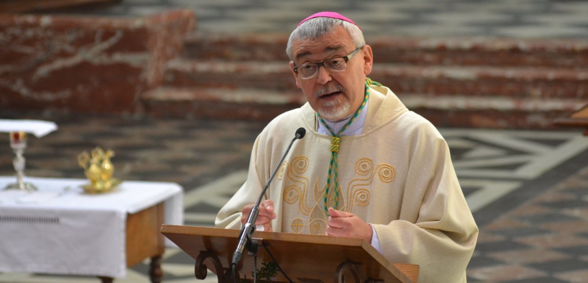Église. L'évêque de La Rochelle visé par une enquête pour "tentative de viol"