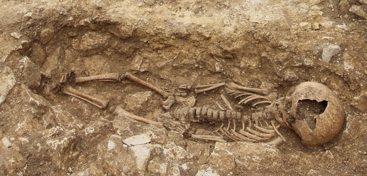Archéologie. 30 sépultures retrouvées autour de l'église de Saint-Saturnin-du-Bois