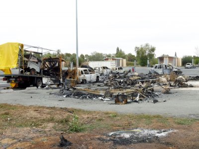 L'aire d'accueil rochefortaise avait été incendiée après la découverte du corps d'Antonio Delorme - © Archives L'Hebdo 17