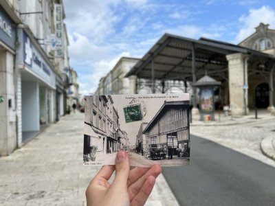 La rue Audry-de-puyravault, dans le centre-ville de Surgères au début du XXe siècle et aujourd'hui en 2024 - © Noah Citerne