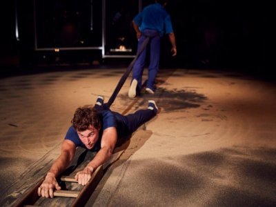 Dans l'espace, de la compagnie Un loup pour l'homme, sera joué place du champ de foire - - © Valérie Frossard