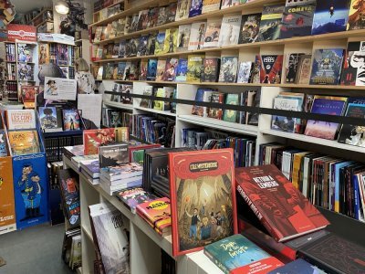 Les albums des dessinateurs seront disponibles au stand de Bulles en cavale - - © Jean-Guy Vizet (CLP)
