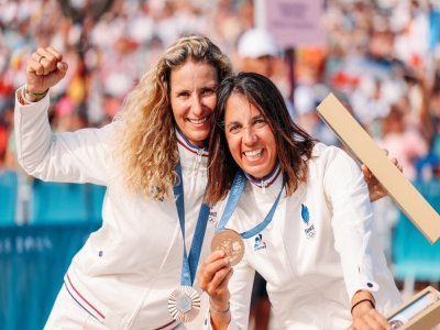 Sarah Steyaert et Charline Picon ont remporté une magnifique médaille de bronze sur le plan d'eau de Marseille, en août 2024 - - © Sailing Energy - Fédération française de voile
