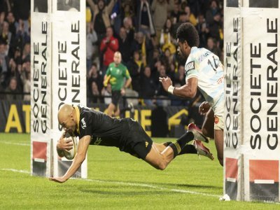 En fin de match, Leyds marque l'essai du bonus offensif. - ©Philippe Archambeau