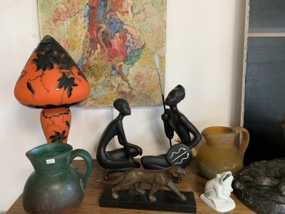 Un grand choix d'objets de vitrine et de décoration devrait combler les chineurs - - ©  Dominique Gougat (CLP)