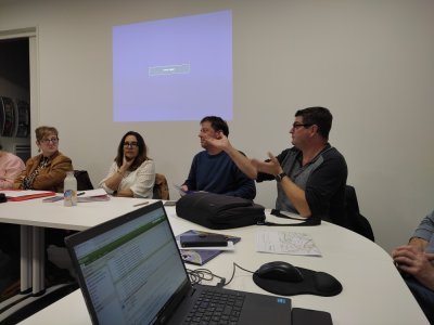 Joël Mazière (à droite) et Antoine Yvenat ont présenté le schéma DECI aux conseillers municipaux - © - Odette Huet (CLP)